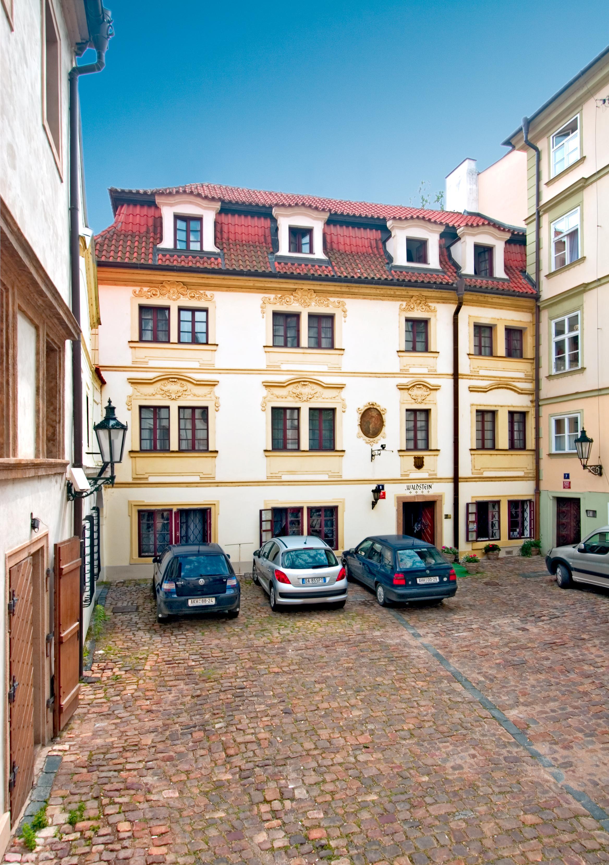 Hotel Waldstein Прага Екстериор снимка