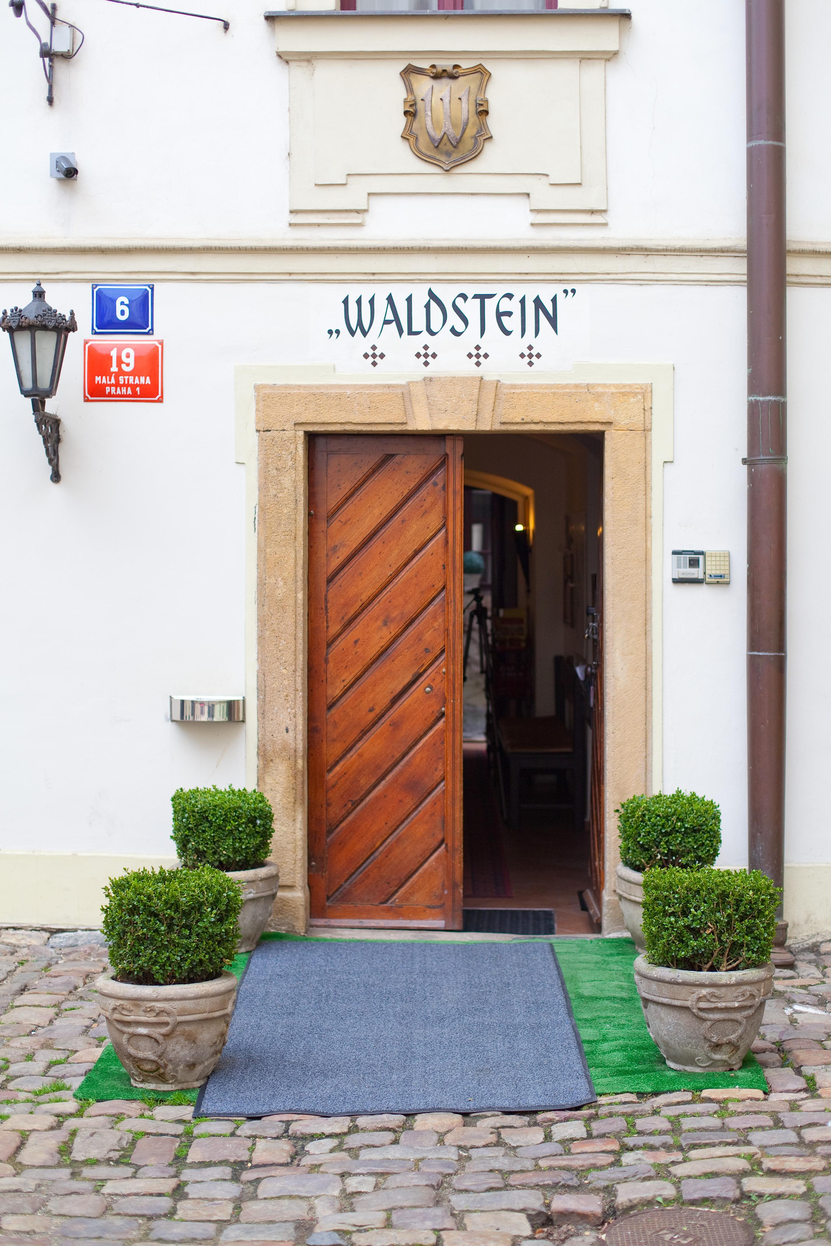 Hotel Waldstein Прага Екстериор снимка